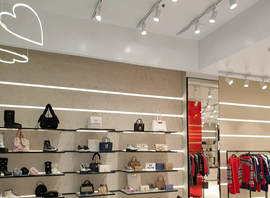 LOVEMOSCHINO THE DUBAI MALL (1)