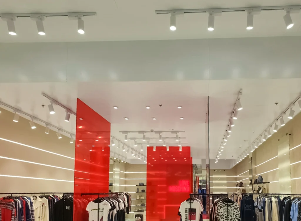 LOVEMOSCHINO THE DUBAI MALL (4)